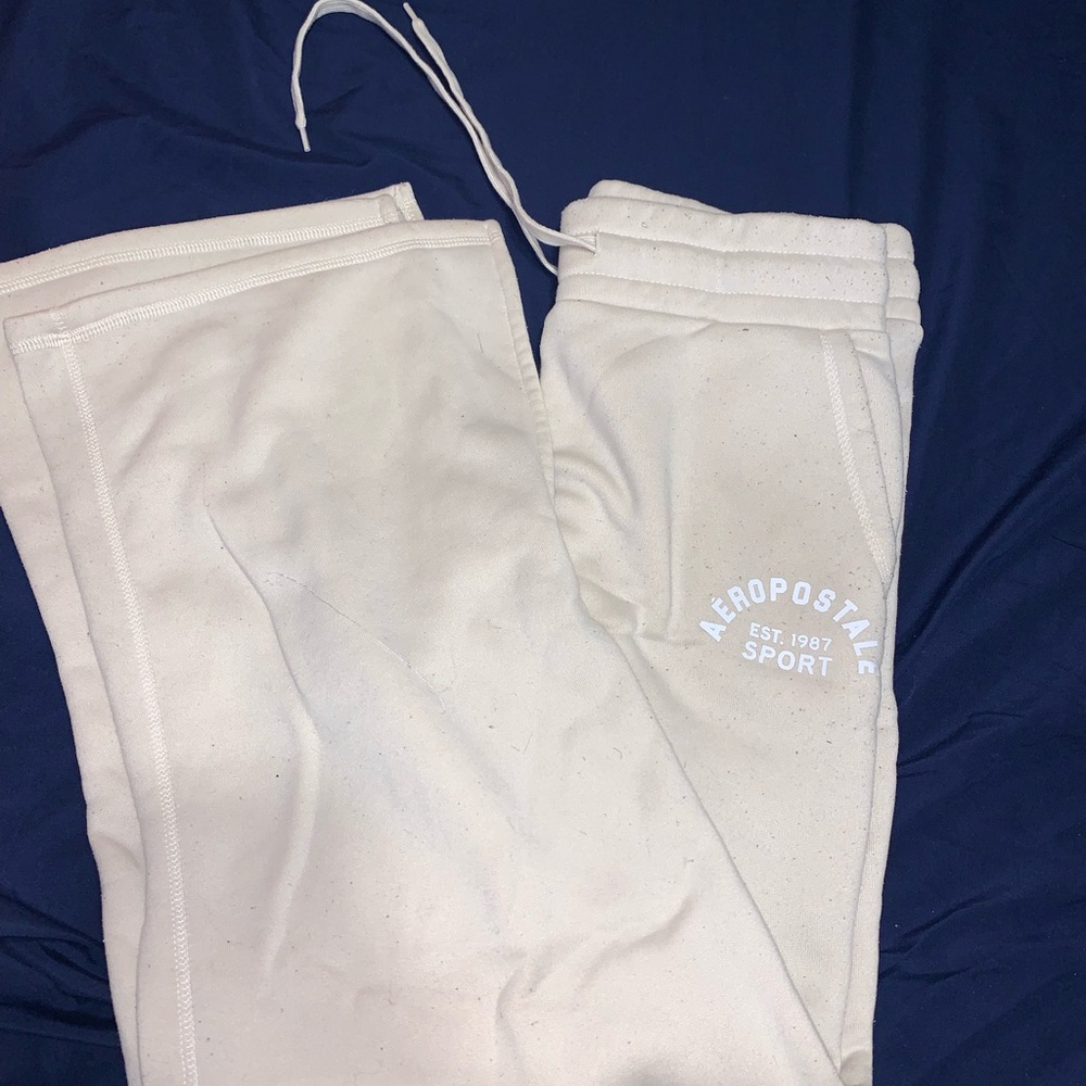 Aeropostale Cream Joggers Relaxed Fit Fleece
